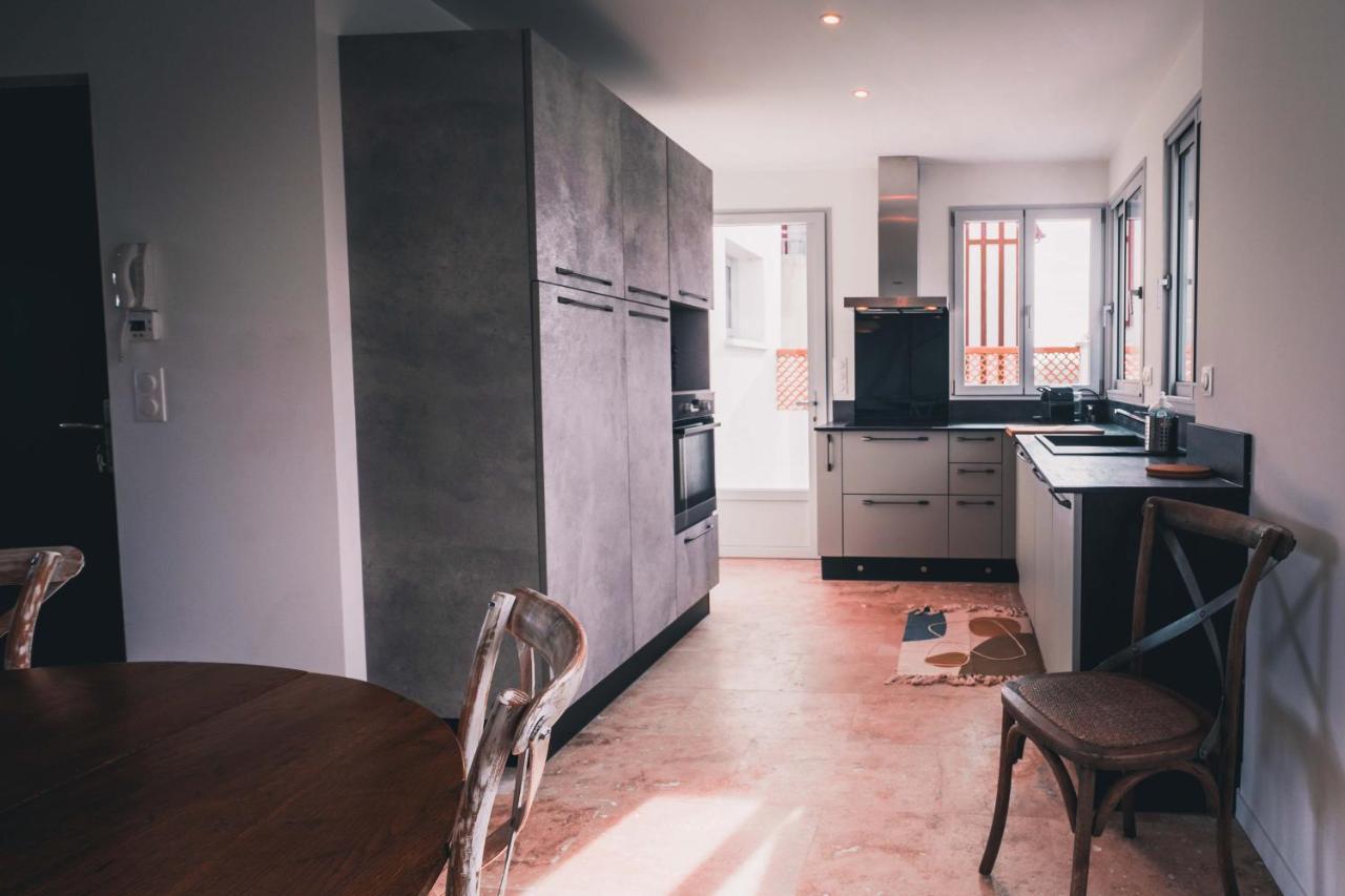 Ferienwohnung Vue Superbe Sur Tour De La Lanterne T2 Avec Terrasse Remparts 2 La Rochelle  Exterior foto